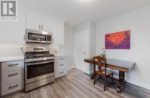 215 Buckingham Street, London, ON - Indoor Photo Showing Kitchen