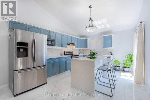 1385 Bramblewood Street S, London, ON - Indoor Photo Showing Kitchen