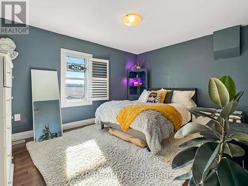 3224 Steeles Avenue W, Milton, ON - Indoor Photo Showing Bedroom