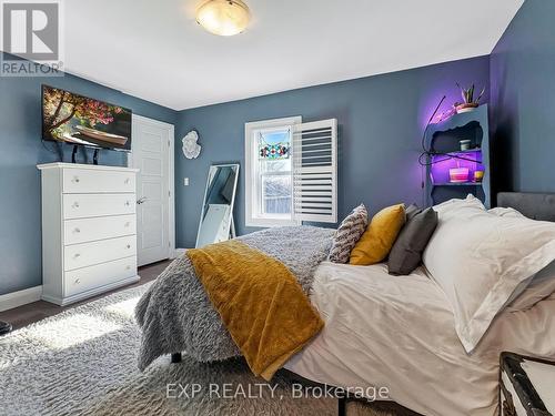 3224 Steeles Avenue W, Milton, ON - Indoor Photo Showing Bedroom