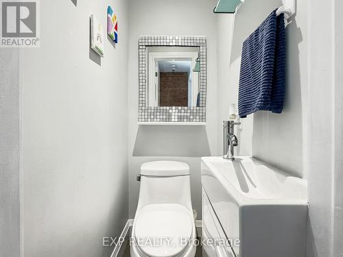 3224 Steeles Avenue W, Milton, ON - Indoor Photo Showing Bathroom