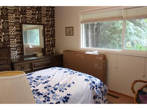 517 3Rd Avenue, Trail, BC - Indoor Photo Showing Bedroom