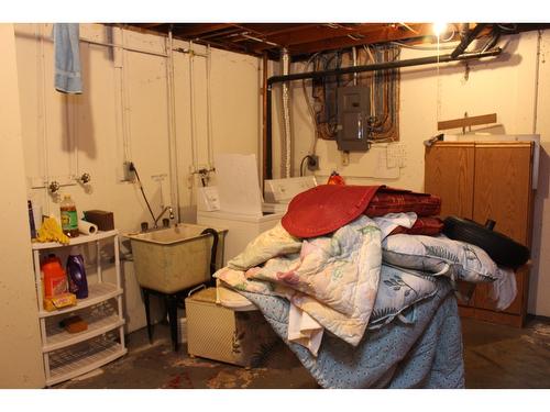 517 3Rd Avenue, Trail, BC - Indoor Photo Showing Basement