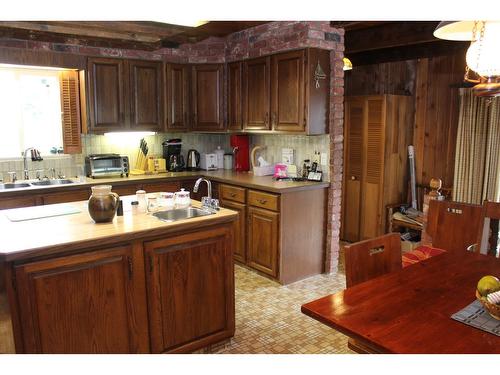 517 3Rd Avenue, Trail, BC - Indoor Photo Showing Kitchen With Double Sink