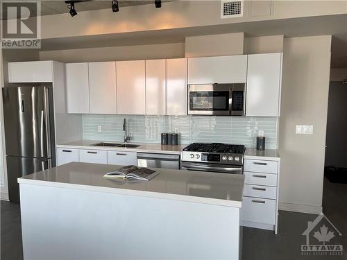 203 Catherine Street Unit#214, Ottawa, ON - Indoor Photo Showing Kitchen With Stainless Steel Kitchen With Upgraded Kitchen