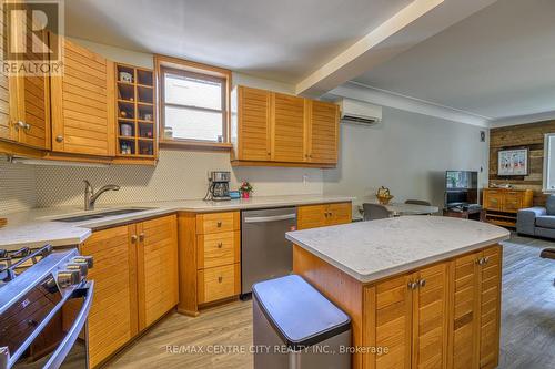 595 Dufferin Avenue, London, ON - Indoor Photo Showing Kitchen