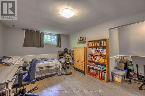 595 Dufferin Avenue, London, ON - Indoor Photo Showing Bedroom