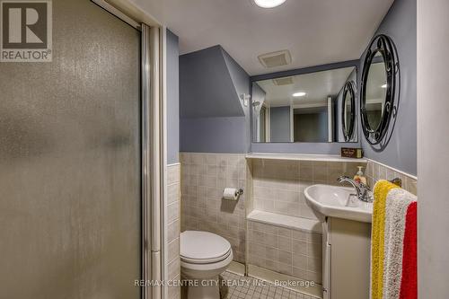 595 Dufferin Avenue, London, ON - Indoor Photo Showing Bathroom