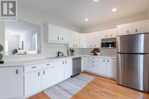 5 Edith Street, London, ON - Indoor Photo Showing Kitchen