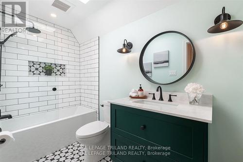 5 Edith Street, London, ON - Indoor Photo Showing Bathroom