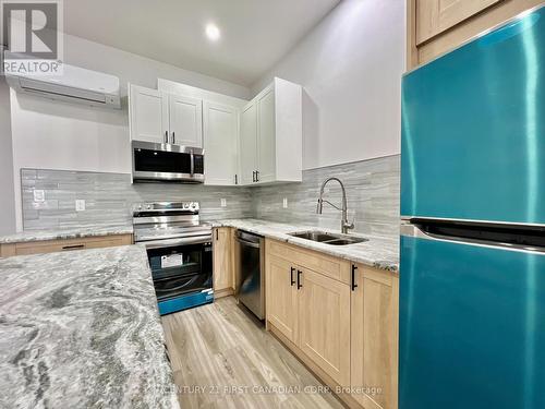 2 - 166 Central Avenue, London, ON - Indoor Photo Showing Kitchen With Double Sink With Upgraded Kitchen