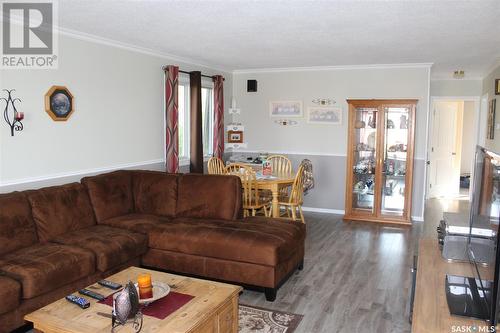 114-116 1St Street E, Climax, SK - Indoor Photo Showing Living Room