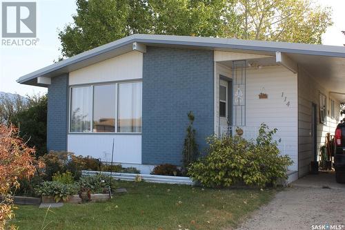 114-116 1St Street E, Climax, SK - Outdoor