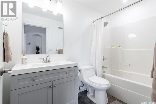 230 Lakeridge Drive, Warman, SK - Indoor Photo Showing Bathroom