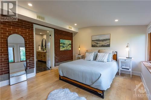 212 Grandview Road, Ottawa, ON - Indoor Photo Showing Bedroom