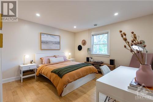 212 Grandview Road, Ottawa, ON - Indoor Photo Showing Bedroom