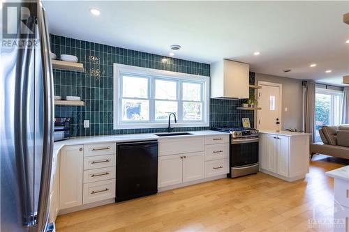 212 Grandview Road, Ottawa, ON - Indoor Photo Showing Kitchen With Upgraded Kitchen