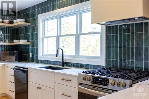 212 Grandview Road, Ottawa, ON - Indoor Photo Showing Kitchen