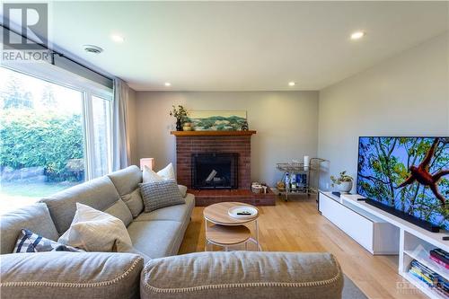 212 Grandview Road, Ottawa, ON - Indoor Photo Showing Living Room With Fireplace