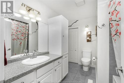 2848 Robillard, Windsor, ON - Indoor Photo Showing Bathroom