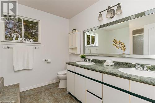 402170 County Rd 15, Grand Valley, ON - Indoor Photo Showing Bathroom