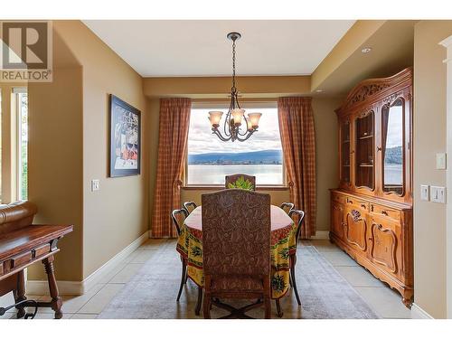 683 Westside Road S, West Kelowna, BC - Indoor Photo Showing Dining Room