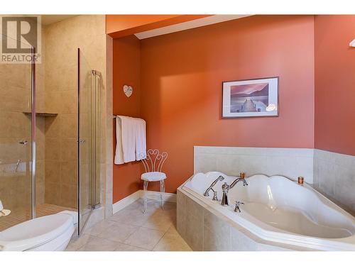 683 Westside Road S, West Kelowna, BC - Indoor Photo Showing Bathroom