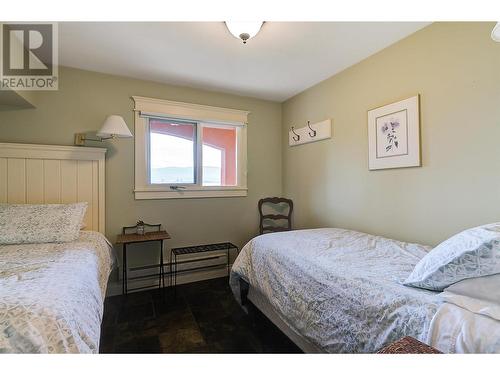 683 Westside Road S, West Kelowna, BC - Indoor Photo Showing Bedroom