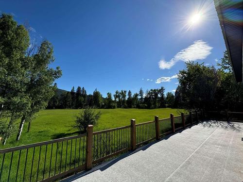 6450 27Th Street, Grand Forks, BC - Outdoor