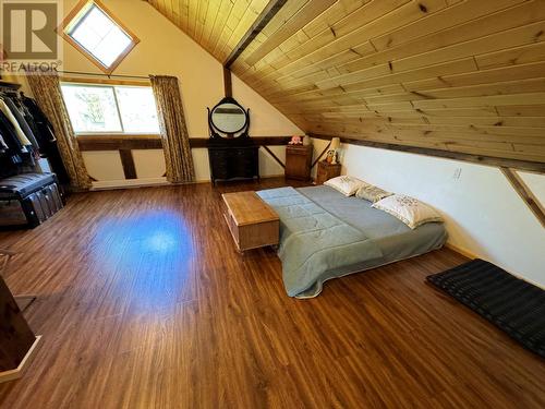 6450 27Th Street, Grand Forks, BC - Indoor Photo Showing Bedroom