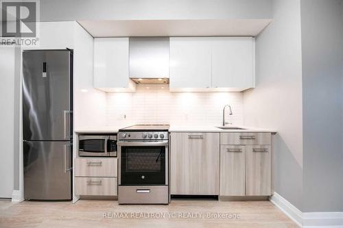 806 - 251 Jarvis Street, Toronto, ON - Indoor Photo Showing Kitchen With Upgraded Kitchen