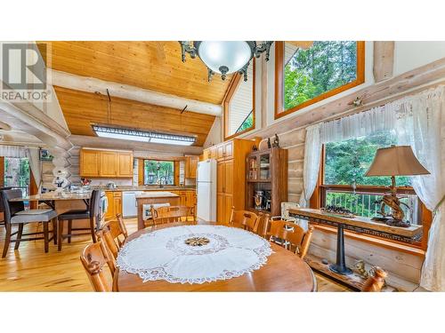 1958 Rykerts Road, Lister, BC - Indoor Photo Showing Dining Room