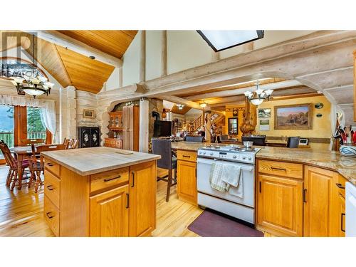 1958 Rykerts Road, Lister, BC - Indoor Photo Showing Kitchen