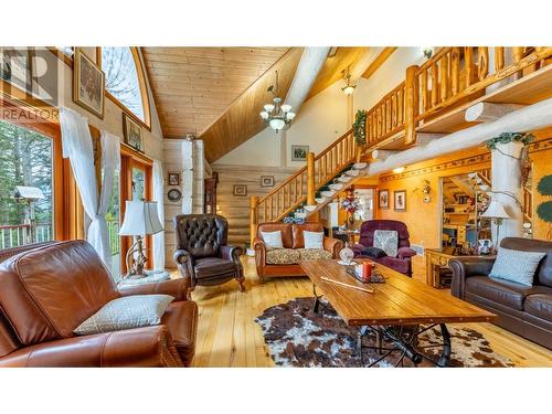 1958 Rykerts Road, Lister, BC - Indoor Photo Showing Living Room