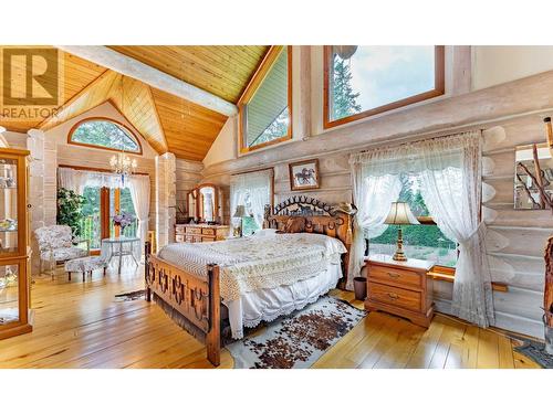 1958 Rykerts Road, Lister, BC - Indoor Photo Showing Bedroom