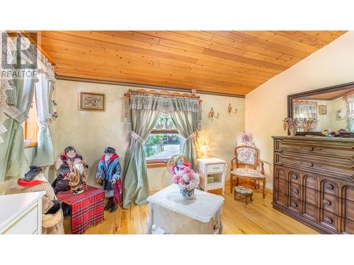 1958 Rykerts Road, Lister, BC - Indoor