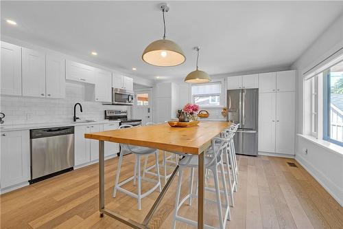 382 Lodor Street, Ancaster, ON - Indoor Photo Showing Kitchen With Upgraded Kitchen