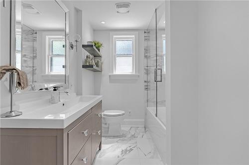 382 Lodor Street, Ancaster, ON - Indoor Photo Showing Bathroom