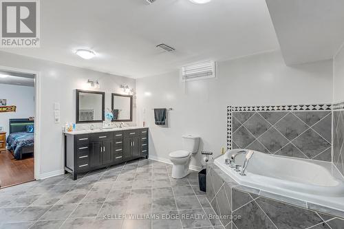 4845 John Street, Lincoln, ON - Indoor Photo Showing Bathroom