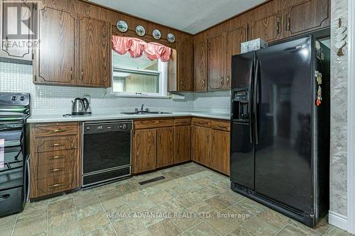 1278 Hillcrest Avenue, London, ON - Indoor Photo Showing Kitchen With Double Sink