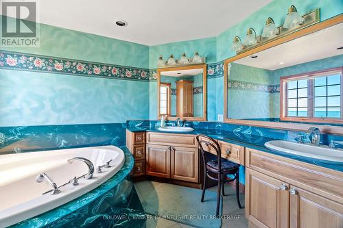 72797 Ravine Drive, Bluewater (Zurich), ON - Indoor Photo Showing Bathroom