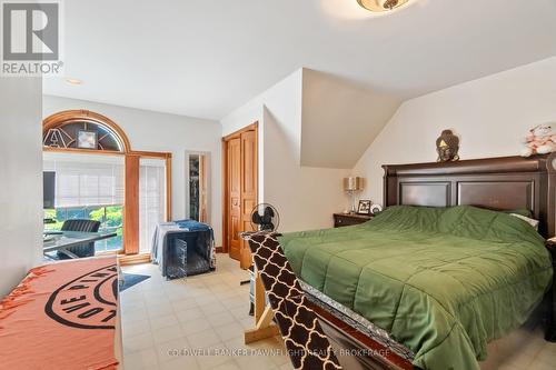 72797 Ravine Drive, Bluewater (Zurich), ON - Indoor Photo Showing Bedroom