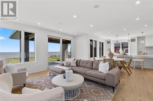 1252 Shoreline, Lakeshore, ON - Indoor Photo Showing Living Room