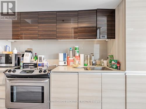 1510 - 20 Minowan Miikan Lane, Toronto, ON - Indoor Photo Showing Kitchen