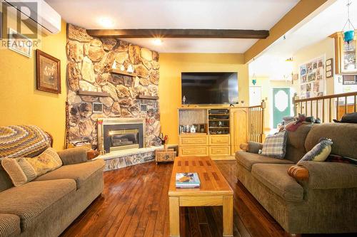 31 Valhalla Pl, Sault Ste. Marie, ON - Indoor Photo Showing Living Room With Fireplace