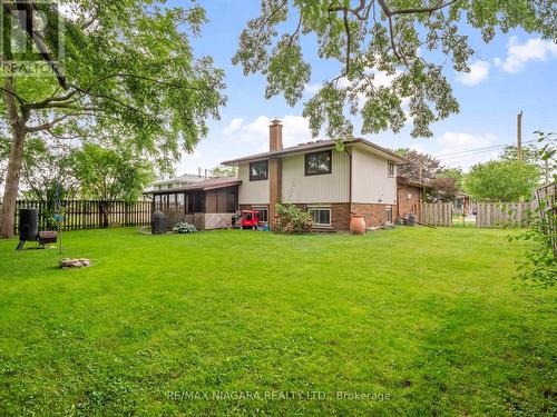 962 Parkdale Avenue, Fort Erie, ON - Outdoor With Backyard