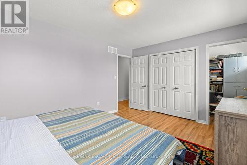 7720 Yvette Crescent, Niagara Falls, ON - Indoor Photo Showing Bedroom