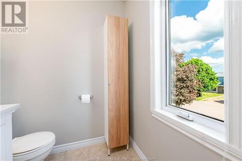 313 Gaspe, Dieppe, NB - Indoor Photo Showing Bathroom