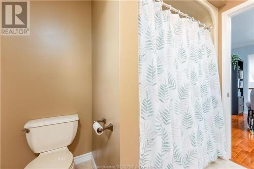 313 Gaspe, Dieppe, NB - Indoor Photo Showing Bathroom
