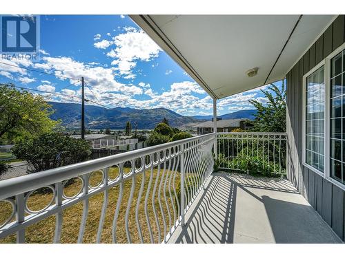 125 Corry Place, Penticton, BC - Outdoor With View With Exterior